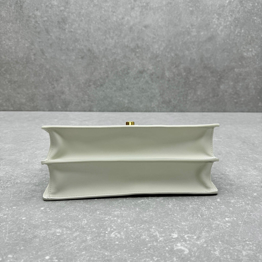 ＰＲＤＡ SOFT SOUND MEDIUM LEATHER SHOULDER BAG WHITE