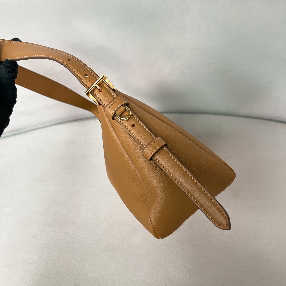 ＰＲＤＡ AIMÉE LARGE LEATHER SHOULDER BAG CARAMEL