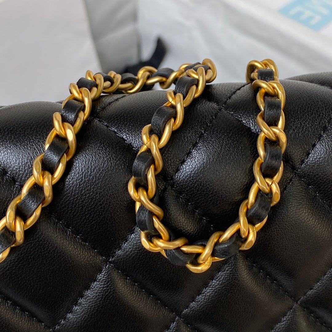 ＣＨＮＥＬCLASSIC WALLET ON CHAIN BLACK