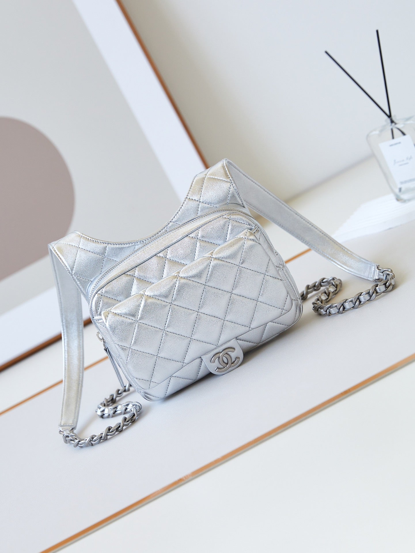 ＣＨＮＥＬSMALL DOUBLE-FLAP SHOULDER BAG SILVER
