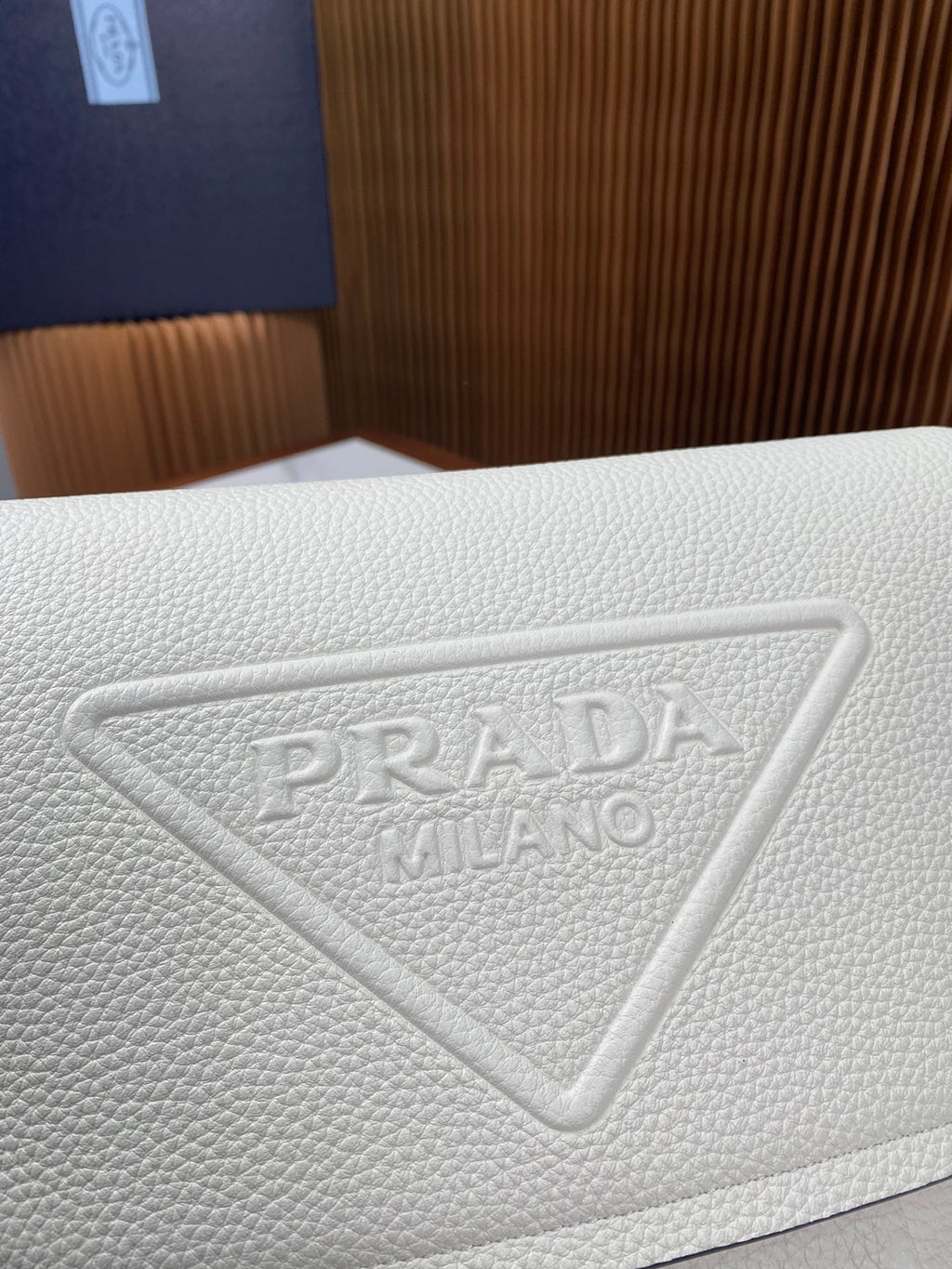 ＰＲＤＡ LEATHER FLAP BAG WITH SHOULDER STRAP WHITE