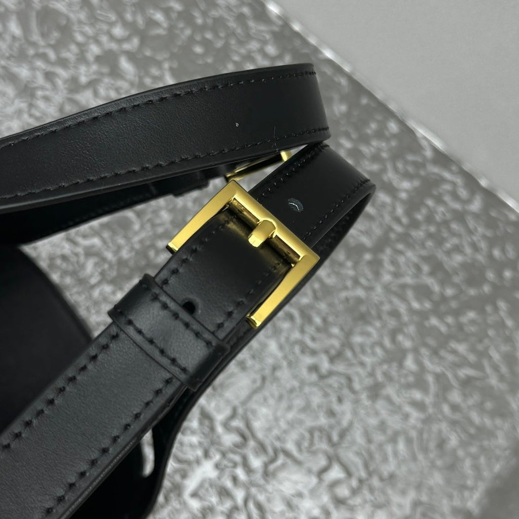 ＰＲＤＡ MEDIUM LEATHER TOTE BAG