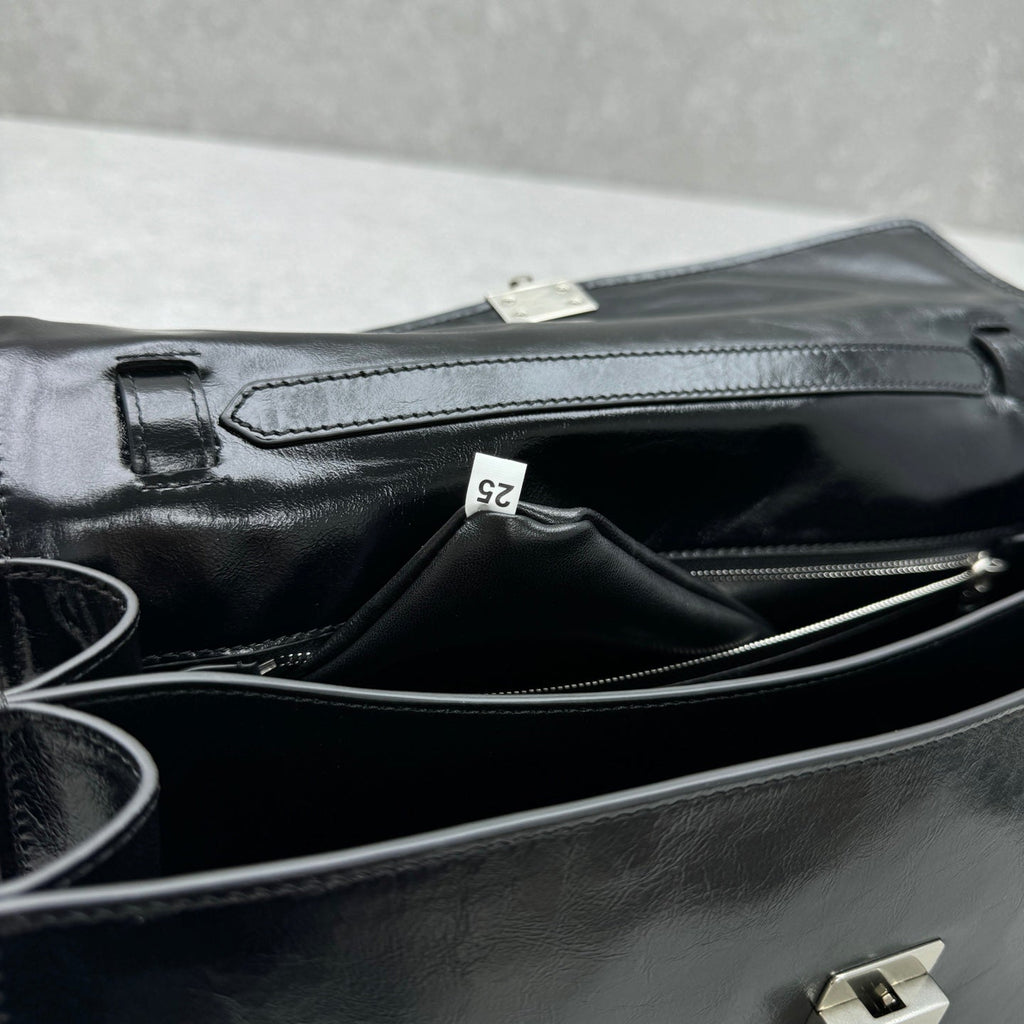 ＰＲＤＡ MEDIUM LEATHER HANDBAG