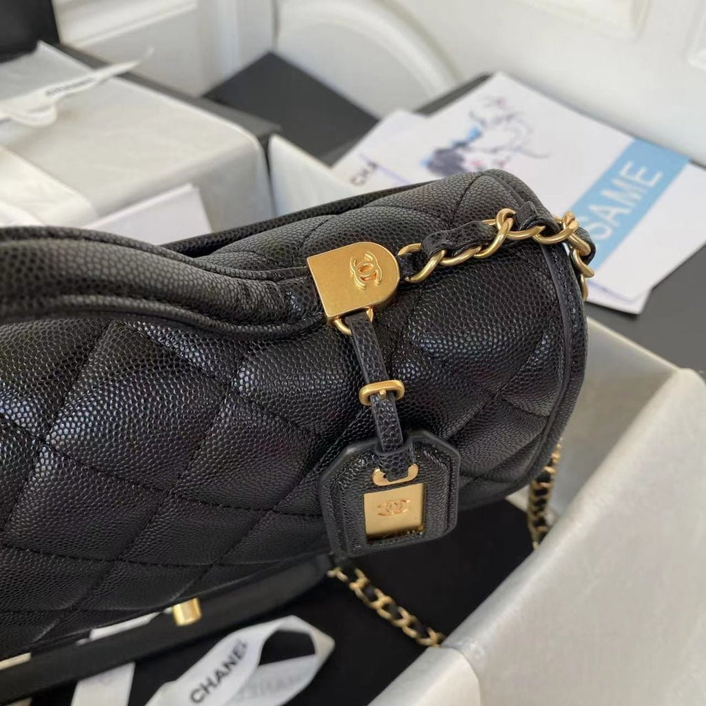 ＣＨＮＥＬ FLAP BAG WITH TOP HANDLE BLACK