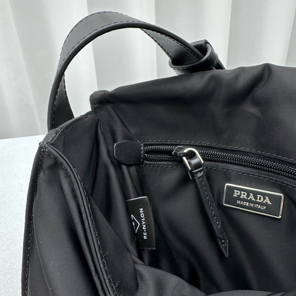 ＰＲＤＡ SMALL PADDED RE-NYLON SHOULDER BAG
