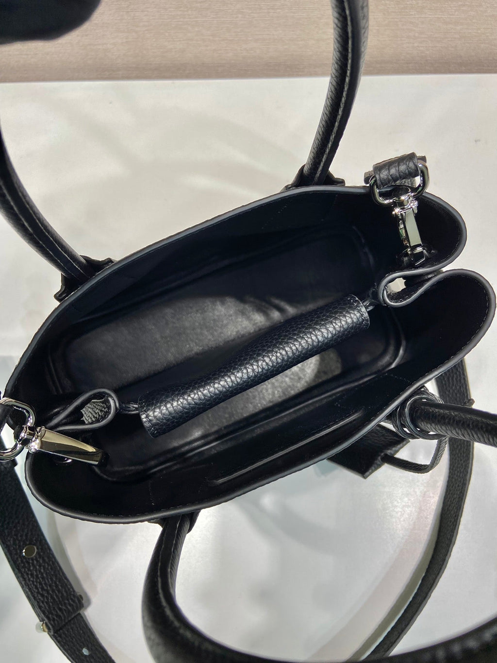 ＰＲＤＡ LEATHER TOTE BAG BLACK