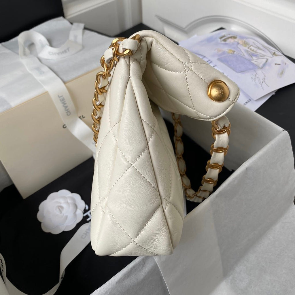 ＣＨＮＥＬ24P HOBO BAG WHITE