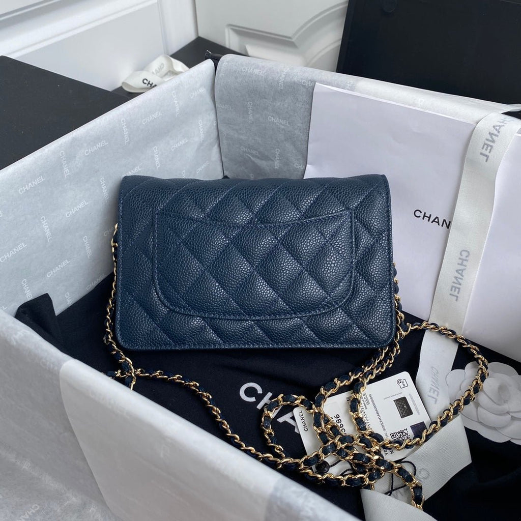 ＣＨＮＥＬCLASSIC WALLET ON CHAIN BLUE