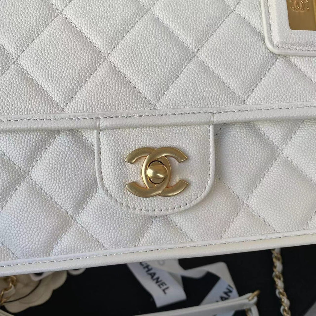 ＣＨＮＥＬ FLAP BAG WITH TOP HANDLE WHITE