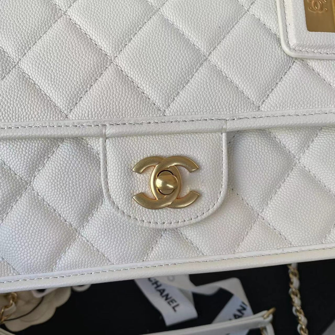 ＣＨＮＥＬ FLAP BAG WITH TOP HANDLE WHITE