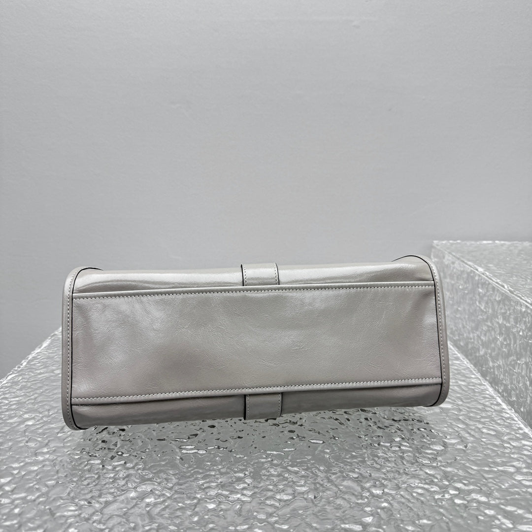 ＰＲＤＡ MEDIUM LEATHER TOTE BAG