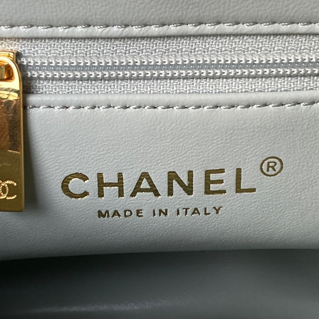 ＣＨＮＥＬSMALL FLAP BAG WITH TOP HANDLE