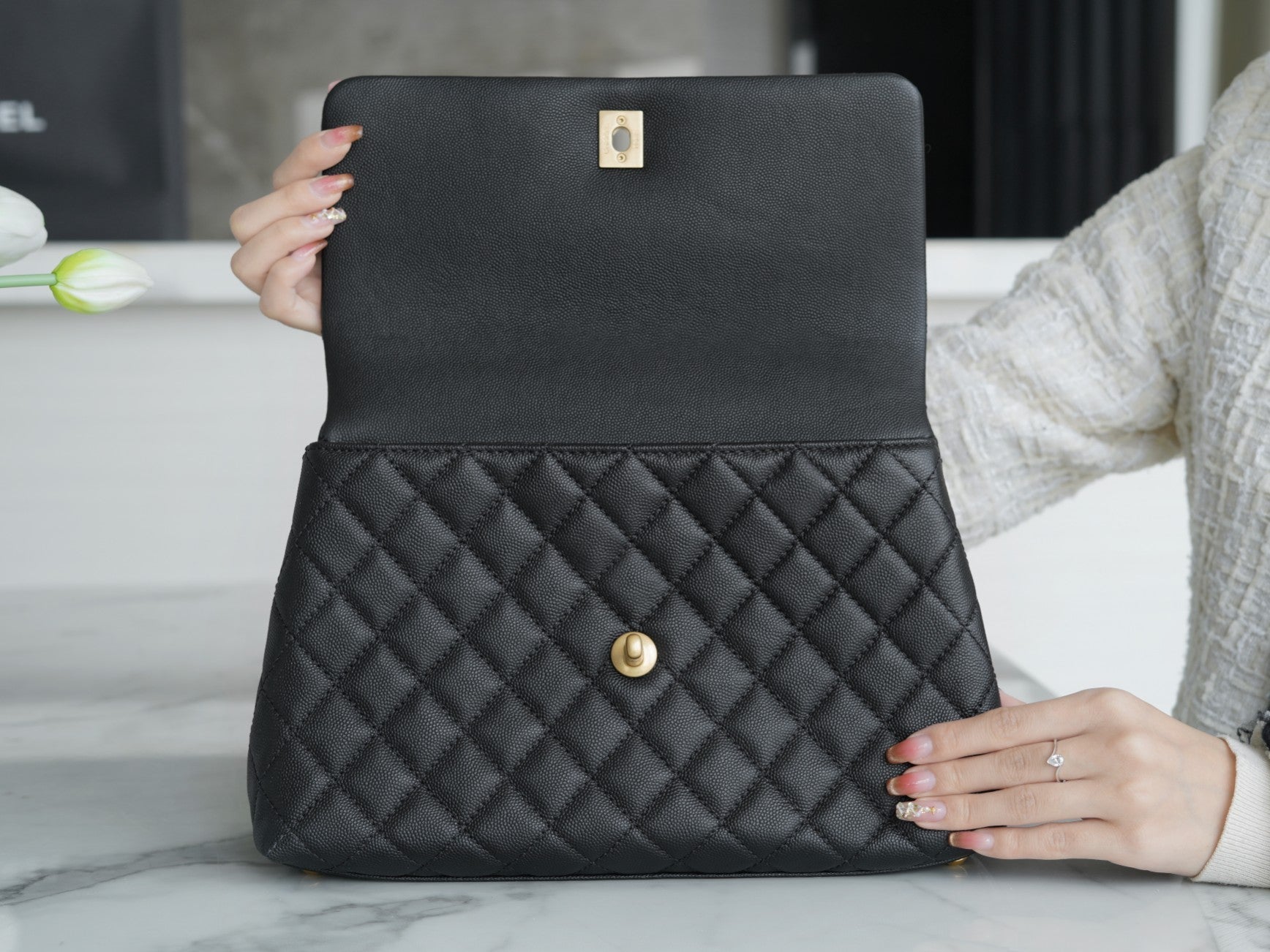 ＣＨＮＥＬCOCO HANDLE BAG BLACK