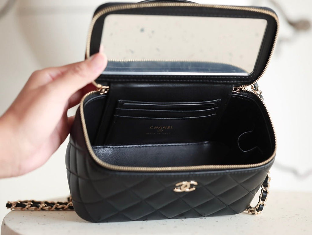 ＣＨＮＥＬCLASSIC TOP HANDLE VANITY CASE