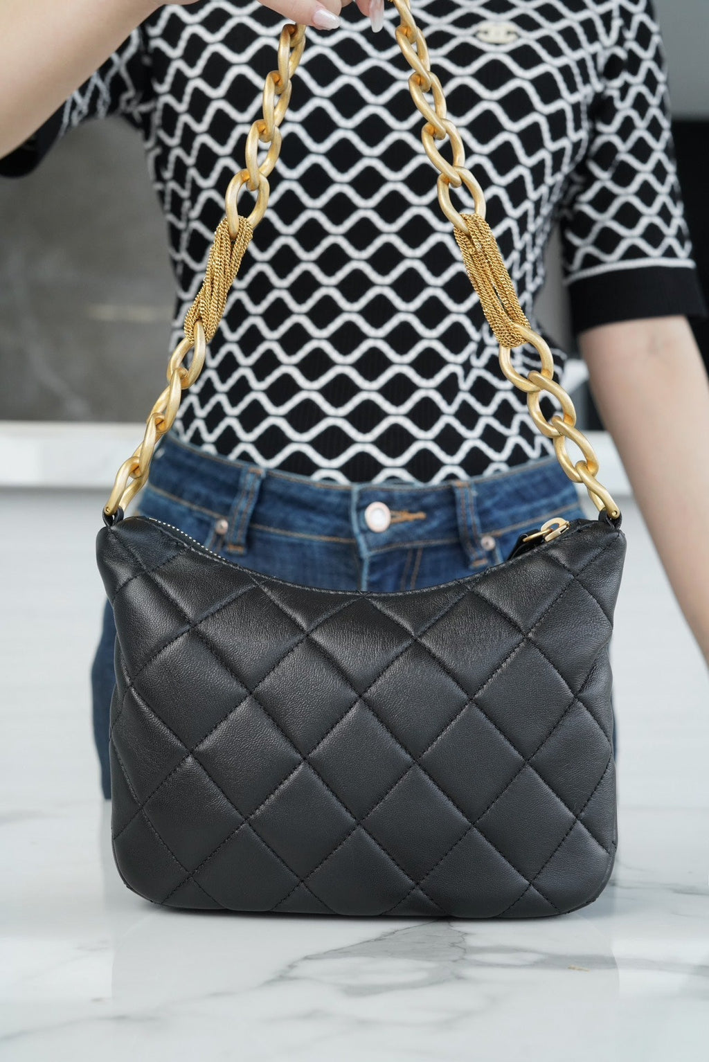 ＣＨＮＥＬLAMBSKIN QUILTED CC CHAIN HOBO BLACK