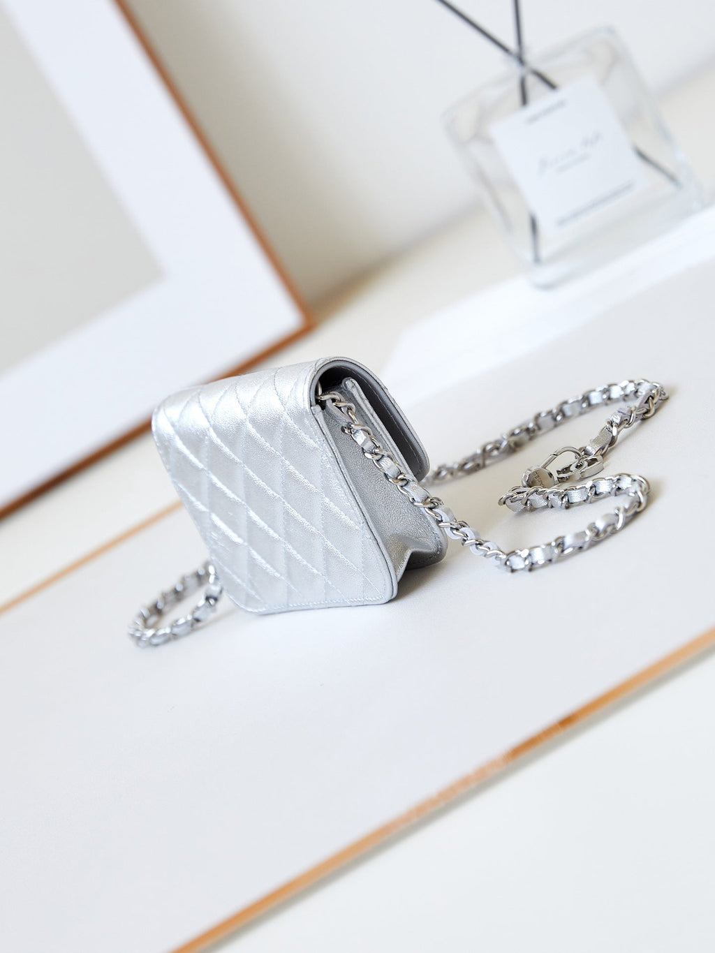 ＣＨＮＥＬSTAR CRYSTAL FLAP BAG SILVER