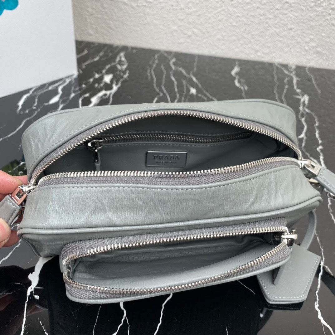 ＰＲＤＡ NAPPA ANTIQUE MULTI-POCKET SHOULDER BAG GREY