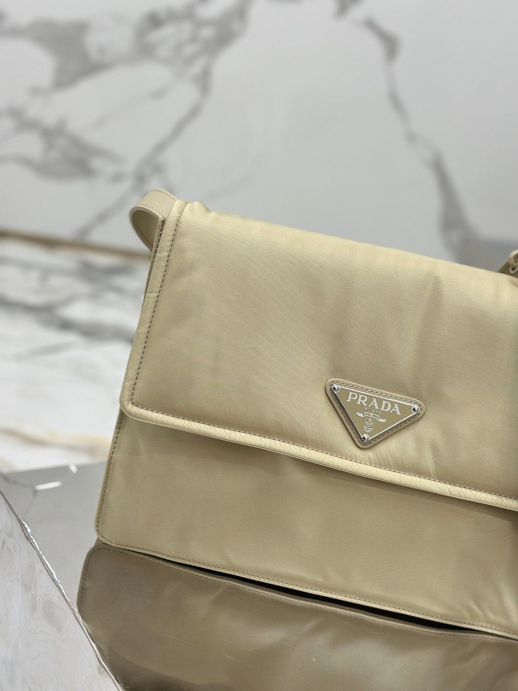 ＰＲＤＡ MEDIUM PADDED RE-NYLON SHOULDER BAG