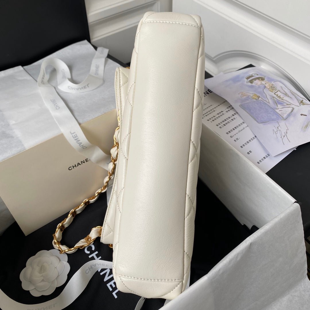ＣＨＮＥＬ24P HOBO BAG WHITE