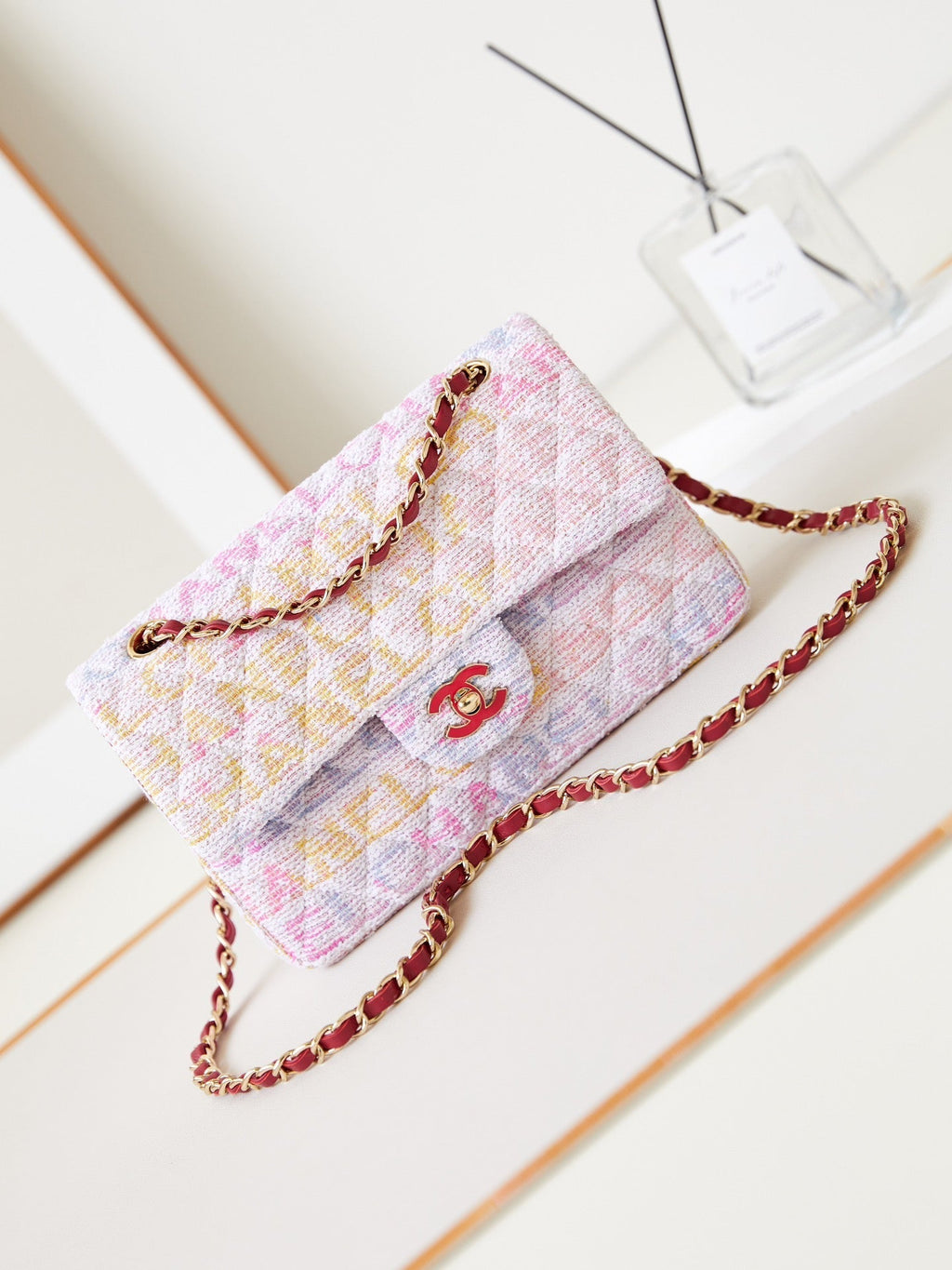 ＣＨＮＥＬCLASSIC HANDBAG