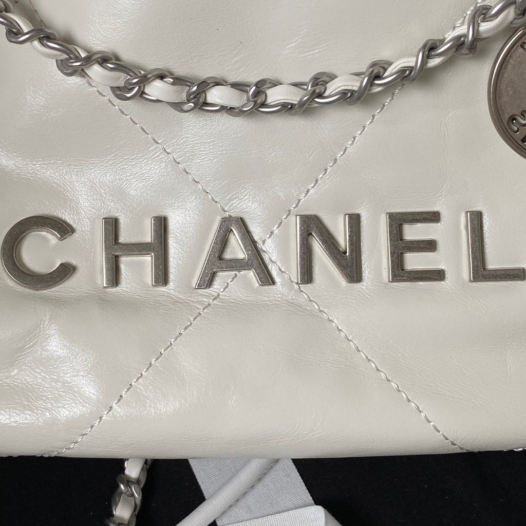 ＣＨＮＥＬ22 MINI HANDBAG WHITE SILVER METAL