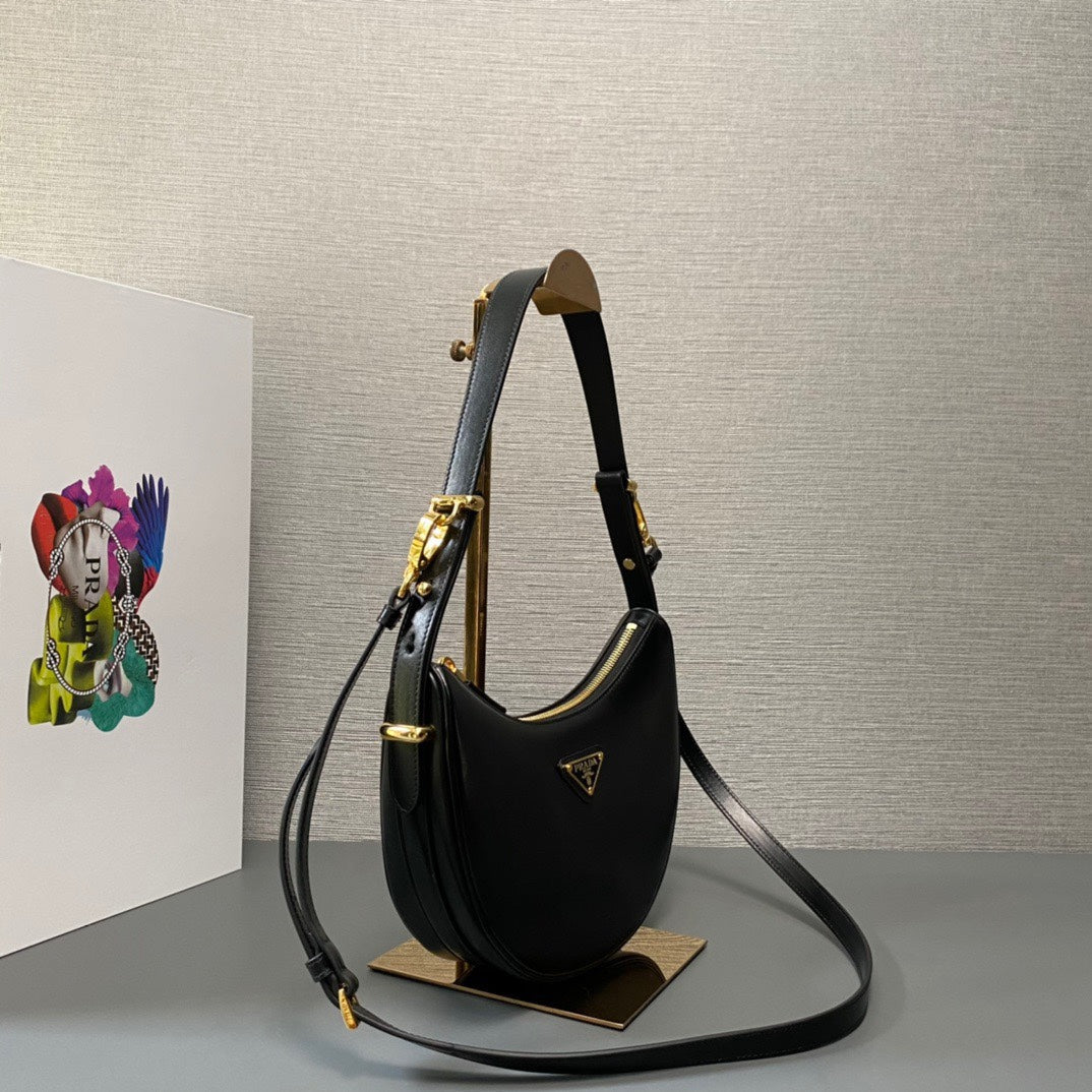 ＰＲＤＡ ARQUÉ SMALL LEATHER SHOULDER BAG BLACK