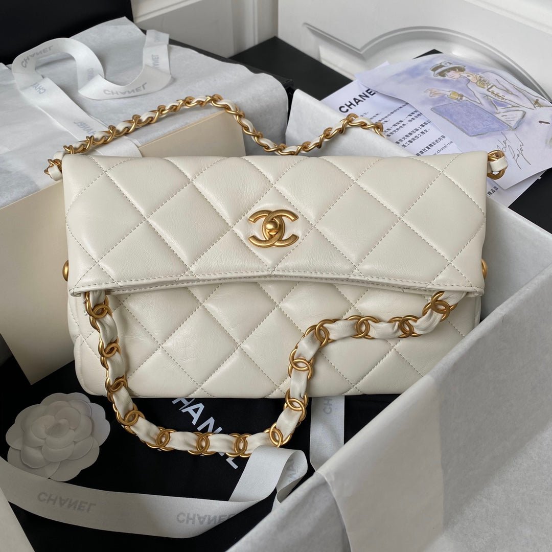 ＣＨＮＥＬ24P HOBO BAG WHITE