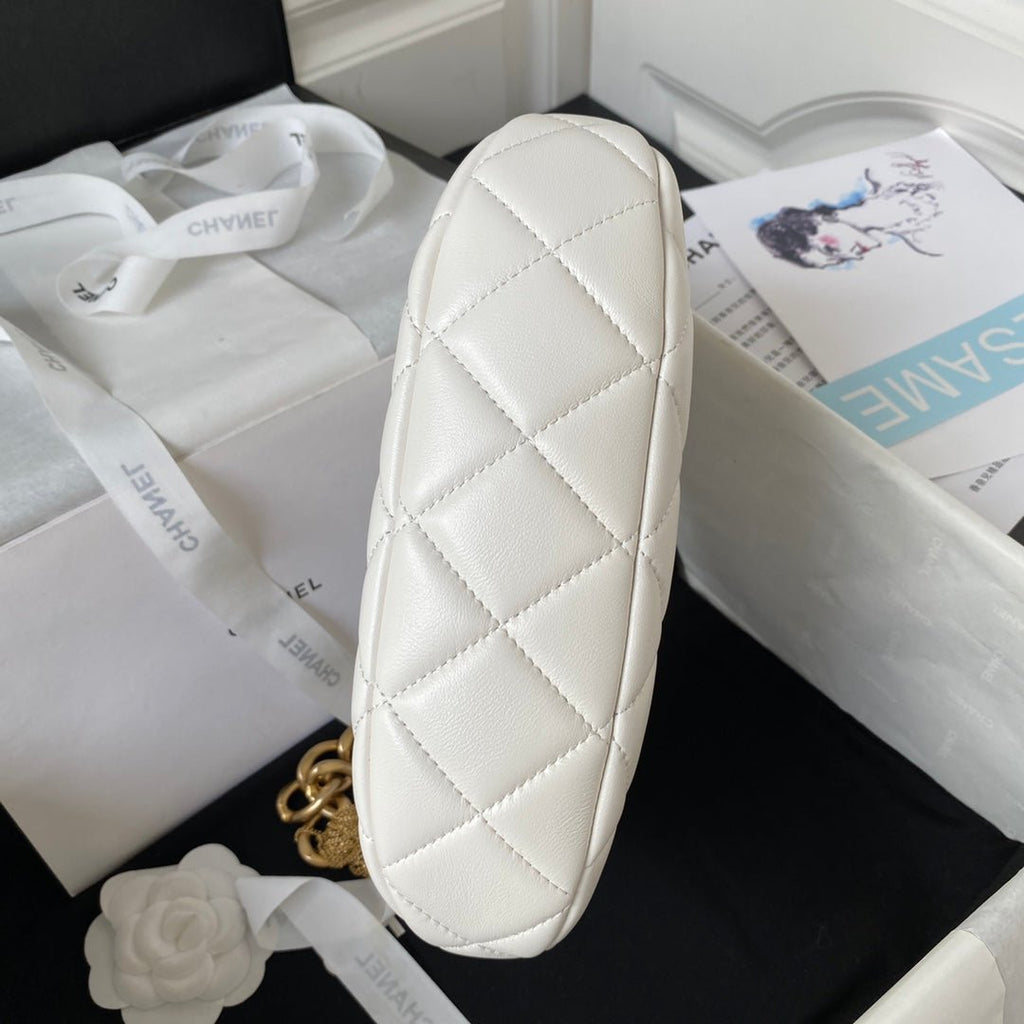 ＣＨＮＥＬHOBO BAG WHITE