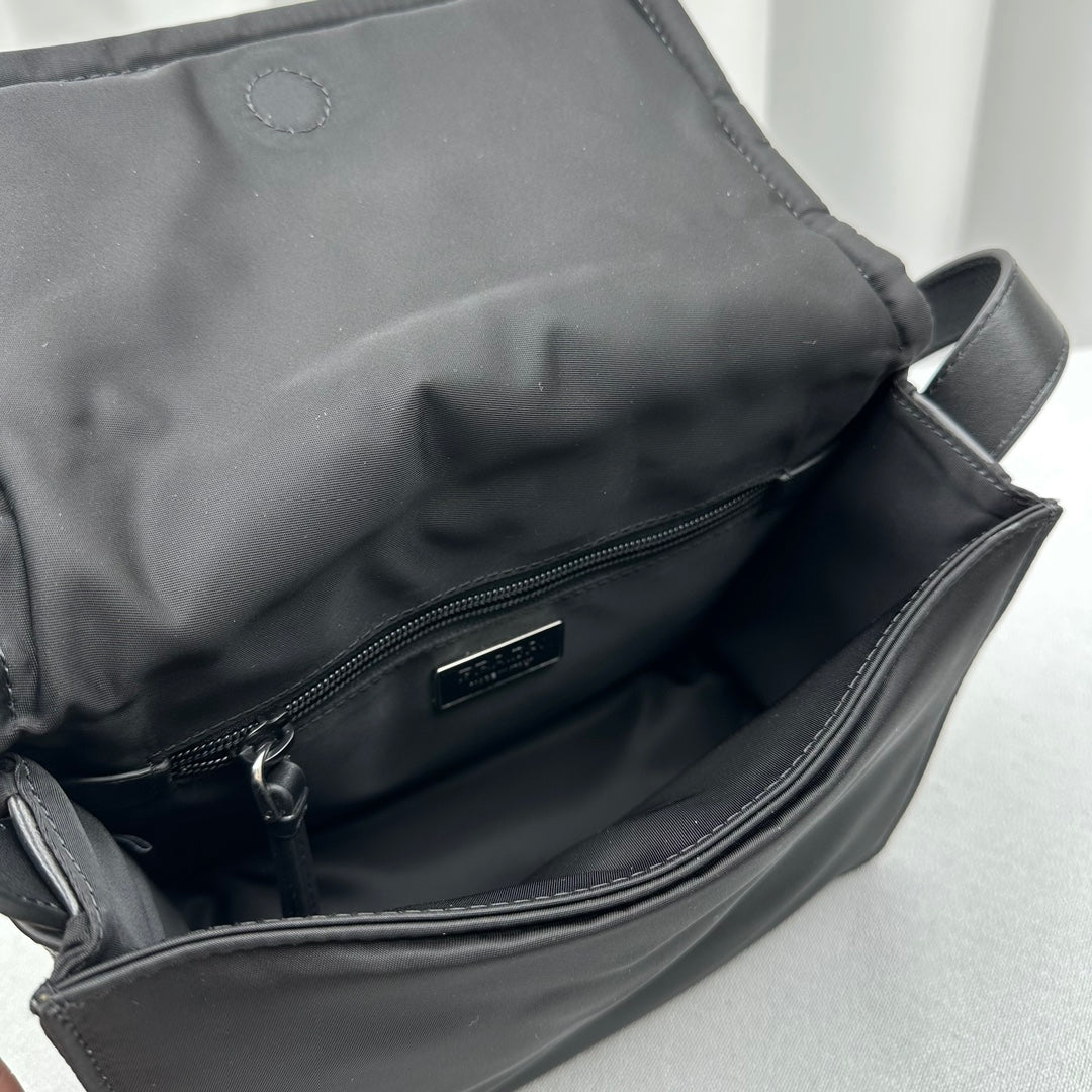 ＰＲＤＡ SMALL PADDED RE-NYLON SHOULDER BAG
