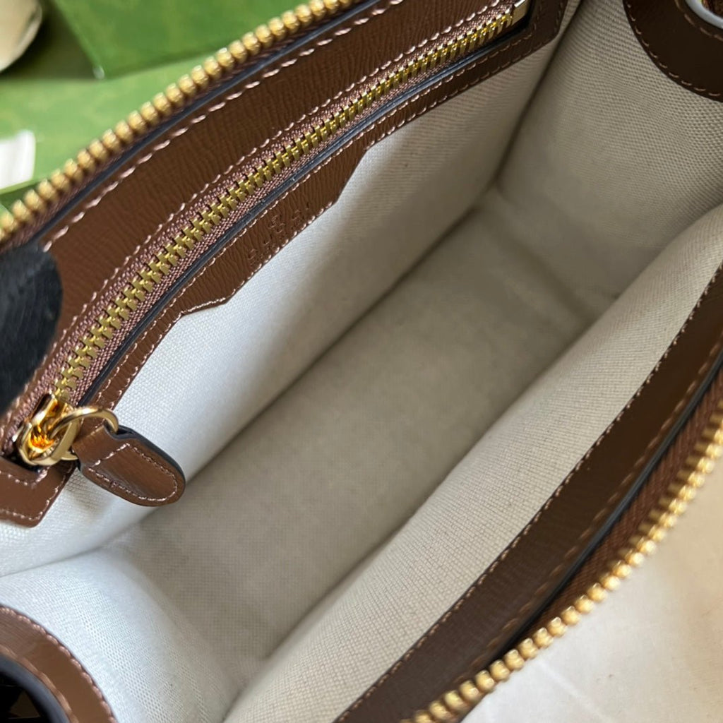 ＧＣＣＩRETRO GG SUPREME MESSENGER BAG BEGIE-EBONY