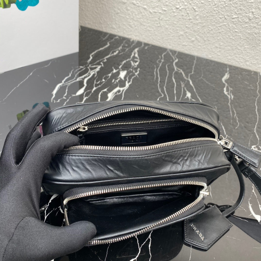 ＰＲＤＡ NAPPA ANTIQUE MULTI-POCKET SHOULDER BAG BLACK