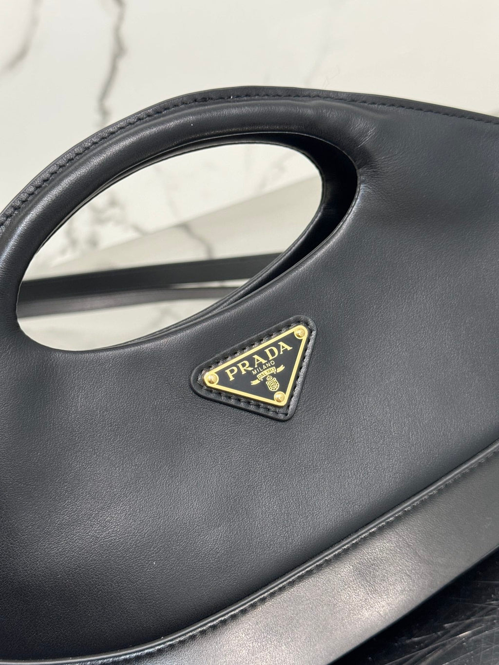ＰＲＤＡ LEATHER TOTE BAG BLACK