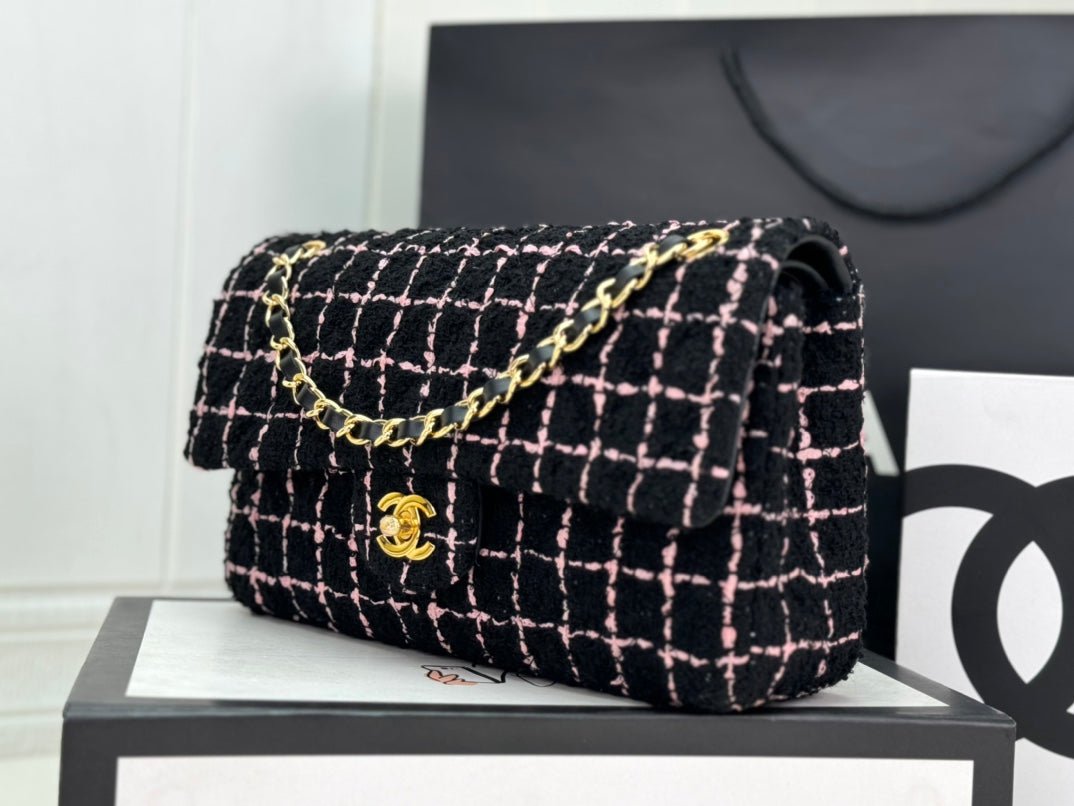 ＣＨＮＥＬCLASSIC 11.12 MEDIUM FLAP BAG BLACK