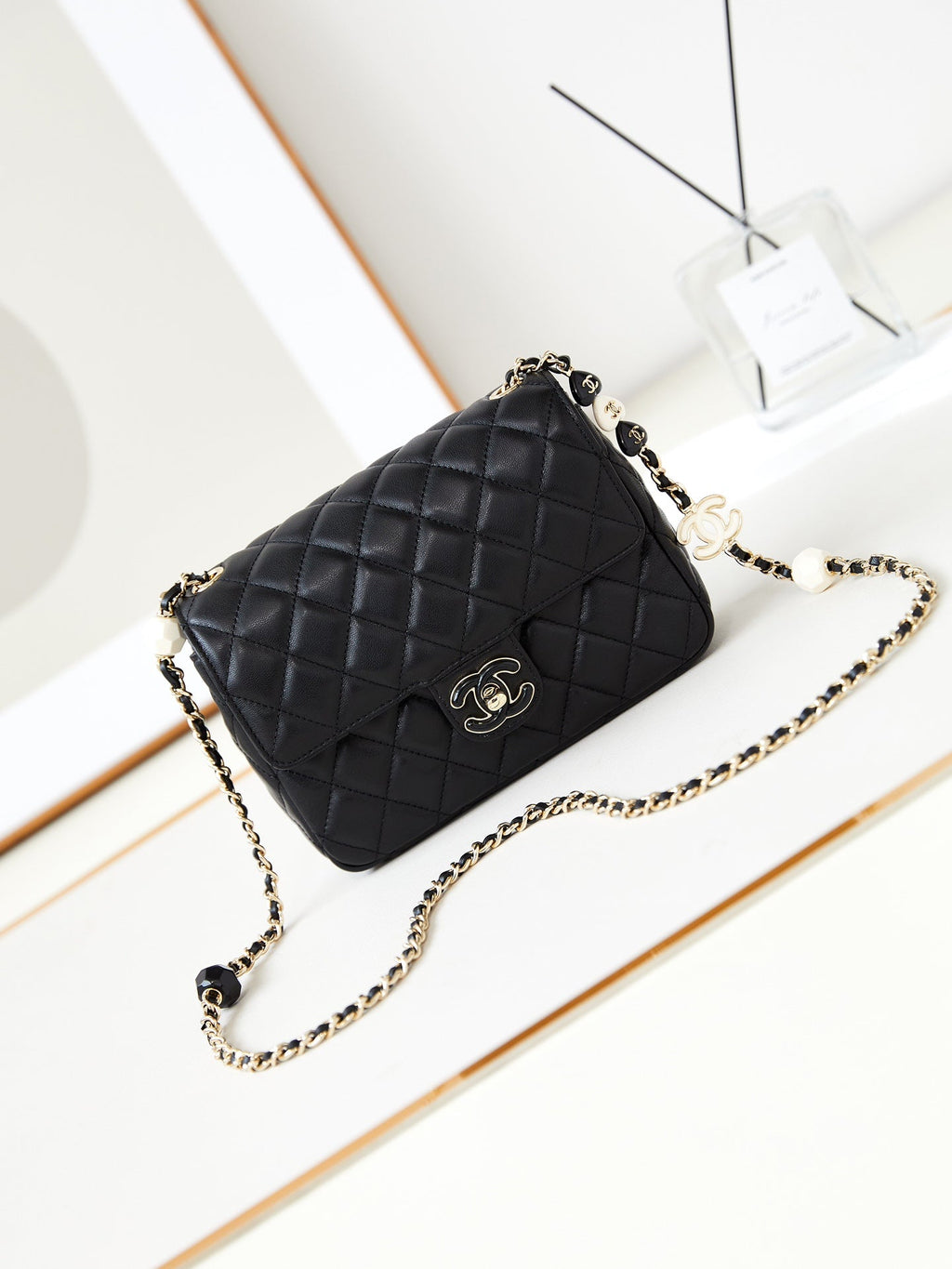 ＣＨＮＥＬCLASSIC HANDBAG BLACK