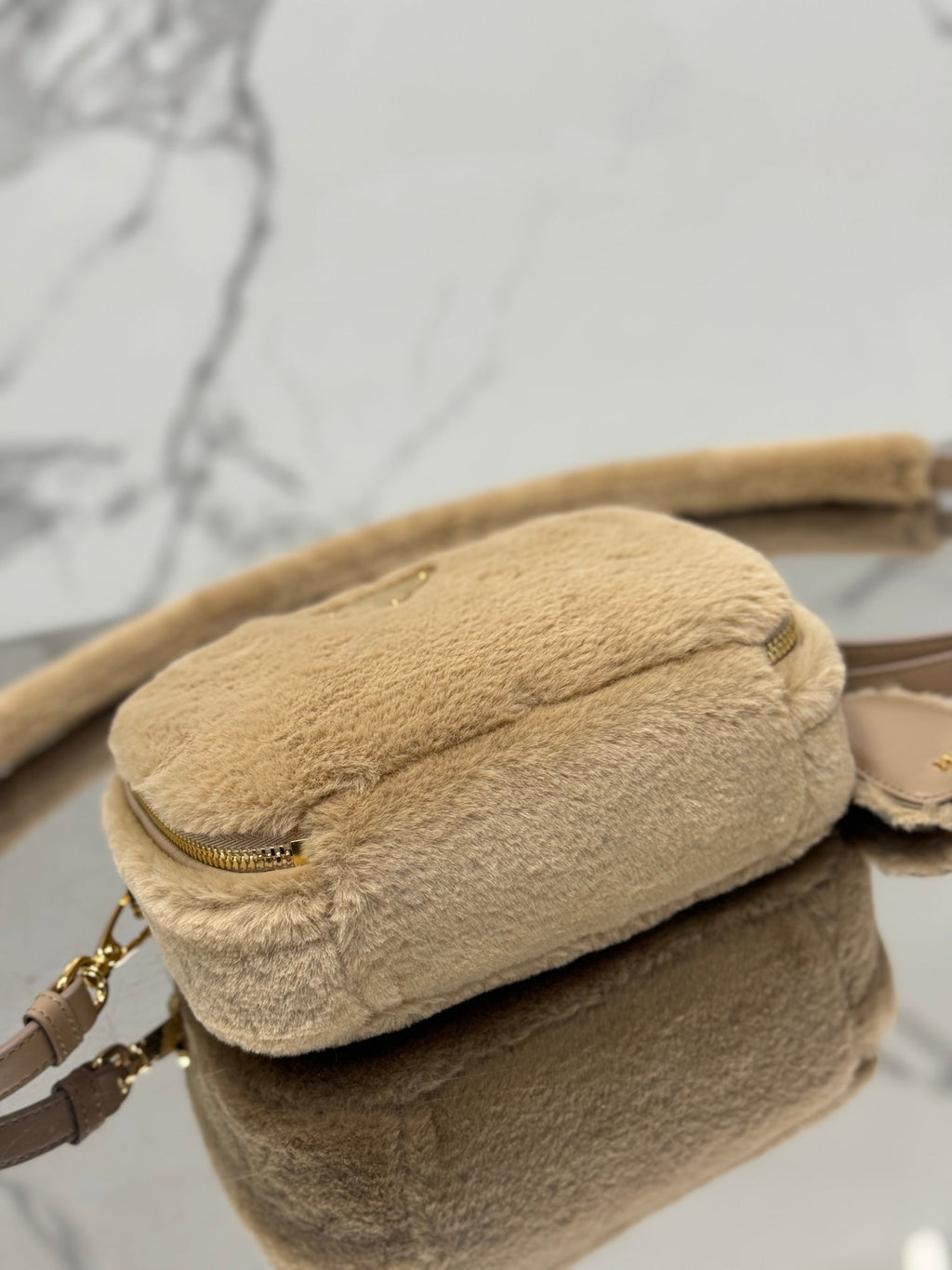 ＰＲＤＡ ODETTE SHEARLING MINI-BAG
