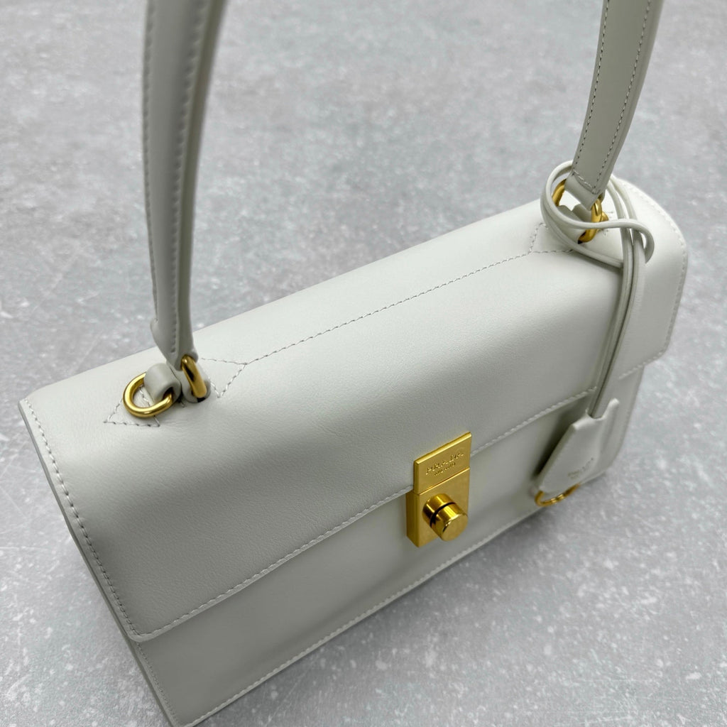 ＰＲＤＡ SOFT SOUND MEDIUM LEATHER SHOULDER BAG WHITE