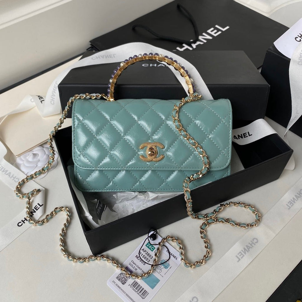 ＣＨＮＥＬCHAIN CLUTCH BAG LIGHT BLUE