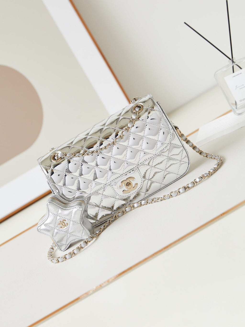 ＣＨＮＥＬCLASSIC FLAP BAG SILVER