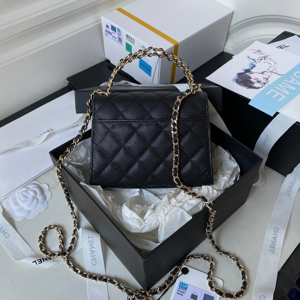 ＣＨＮＥＬCLUTCH WITH CHAIN BLACK