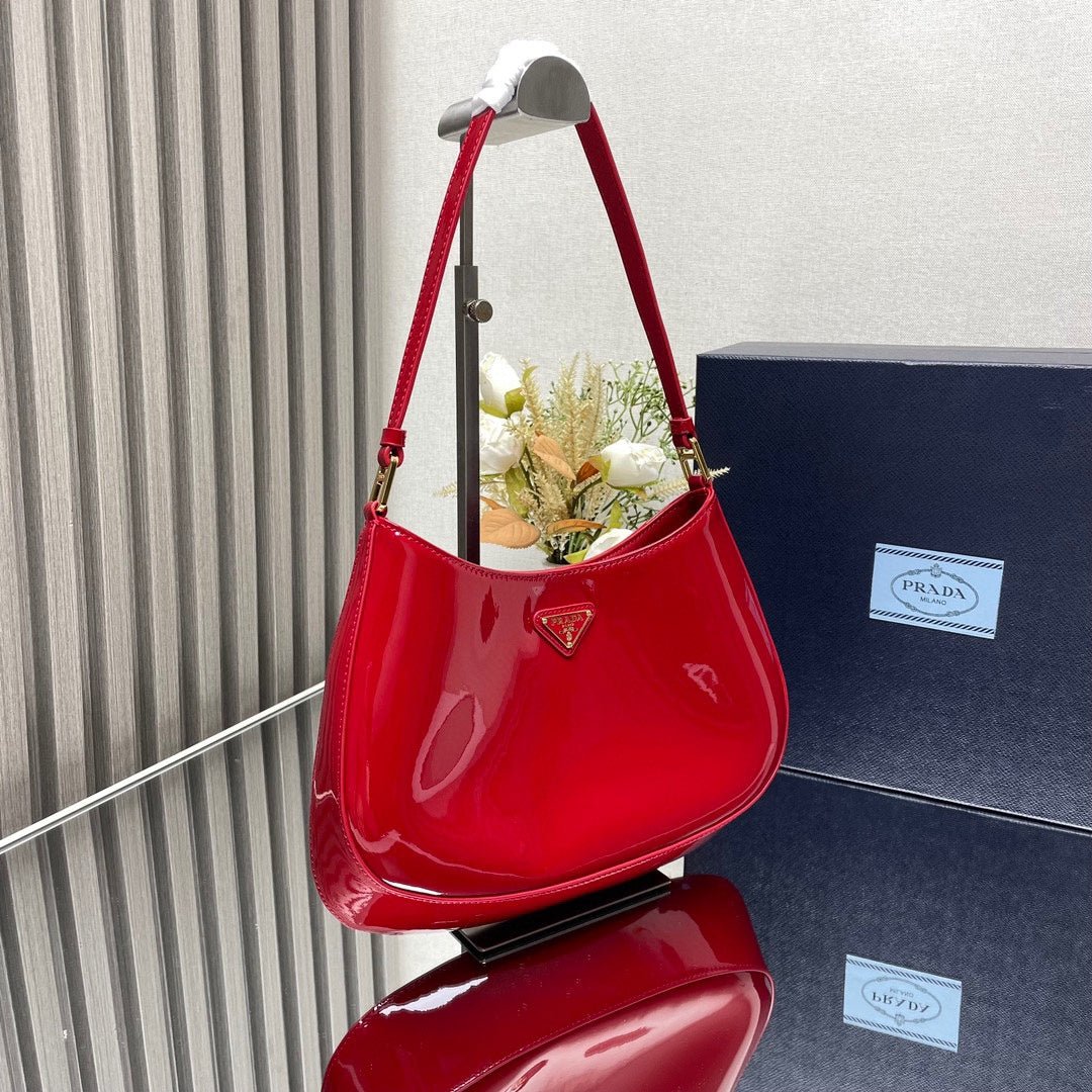 ＰＲＤＡ CLEO PATENT LEATHER BAG RED