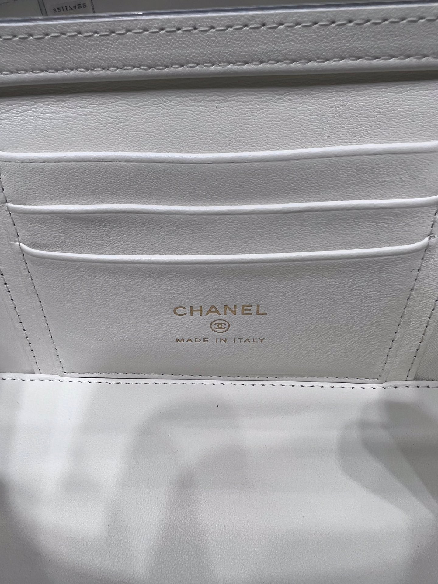 ＣＨＮＥＬCHAIN VANITY CASE WHITE