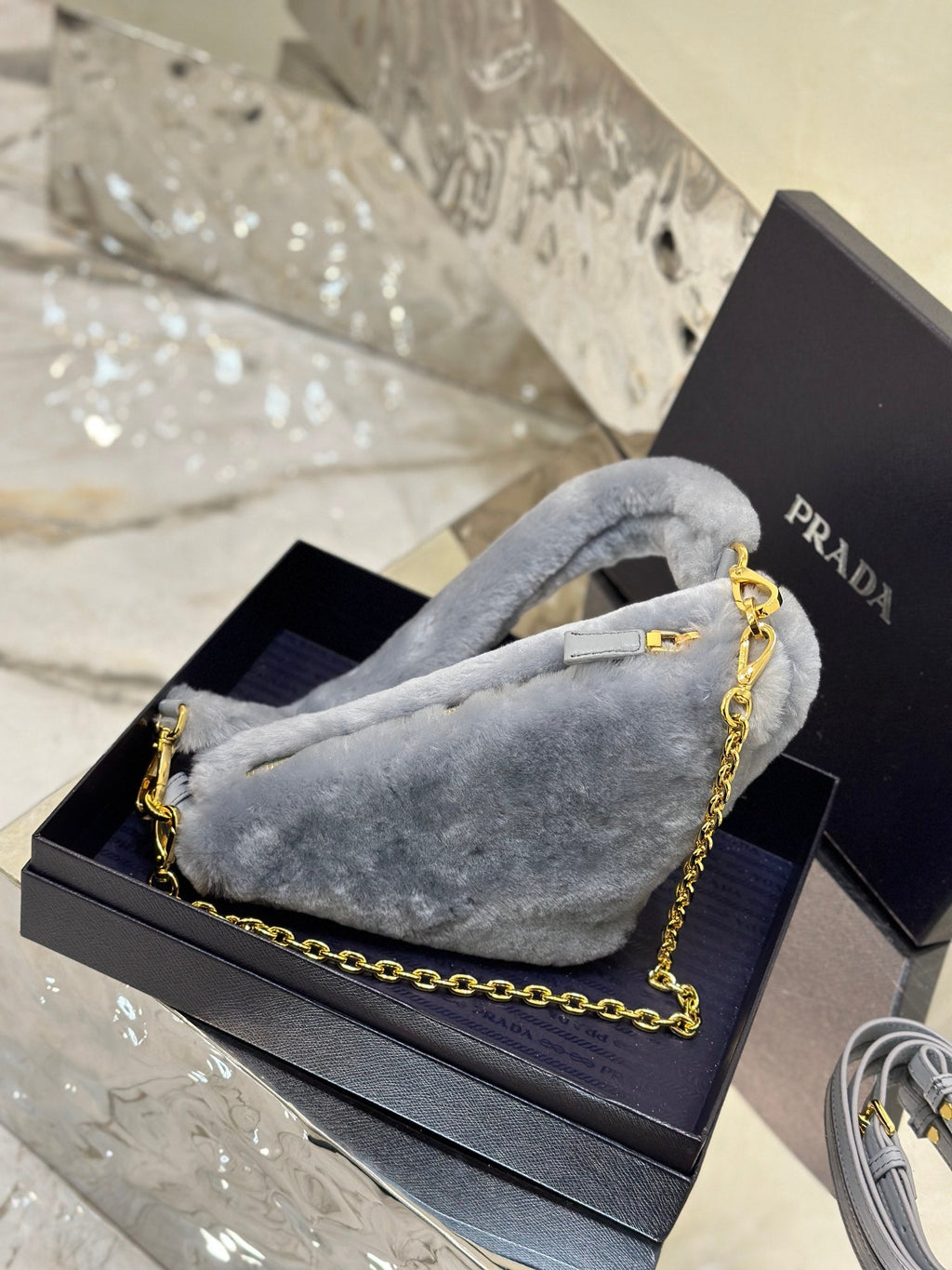 ＰＲＤＡ 2018 MINI SHEARLING TRIANGLE SATCHEL