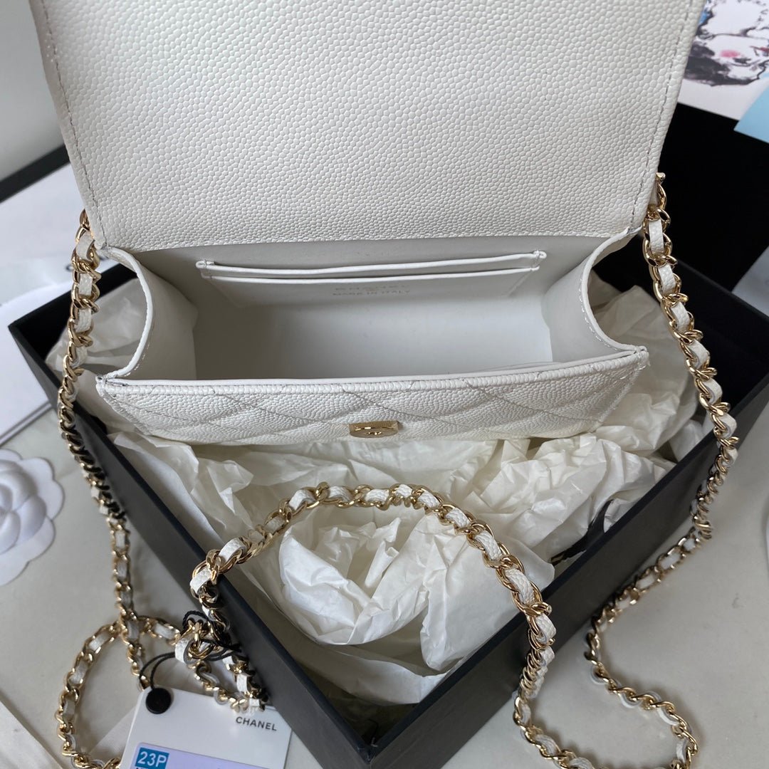 ＣＨＮＥＬCLUTCH WITH CHAIN WHITE