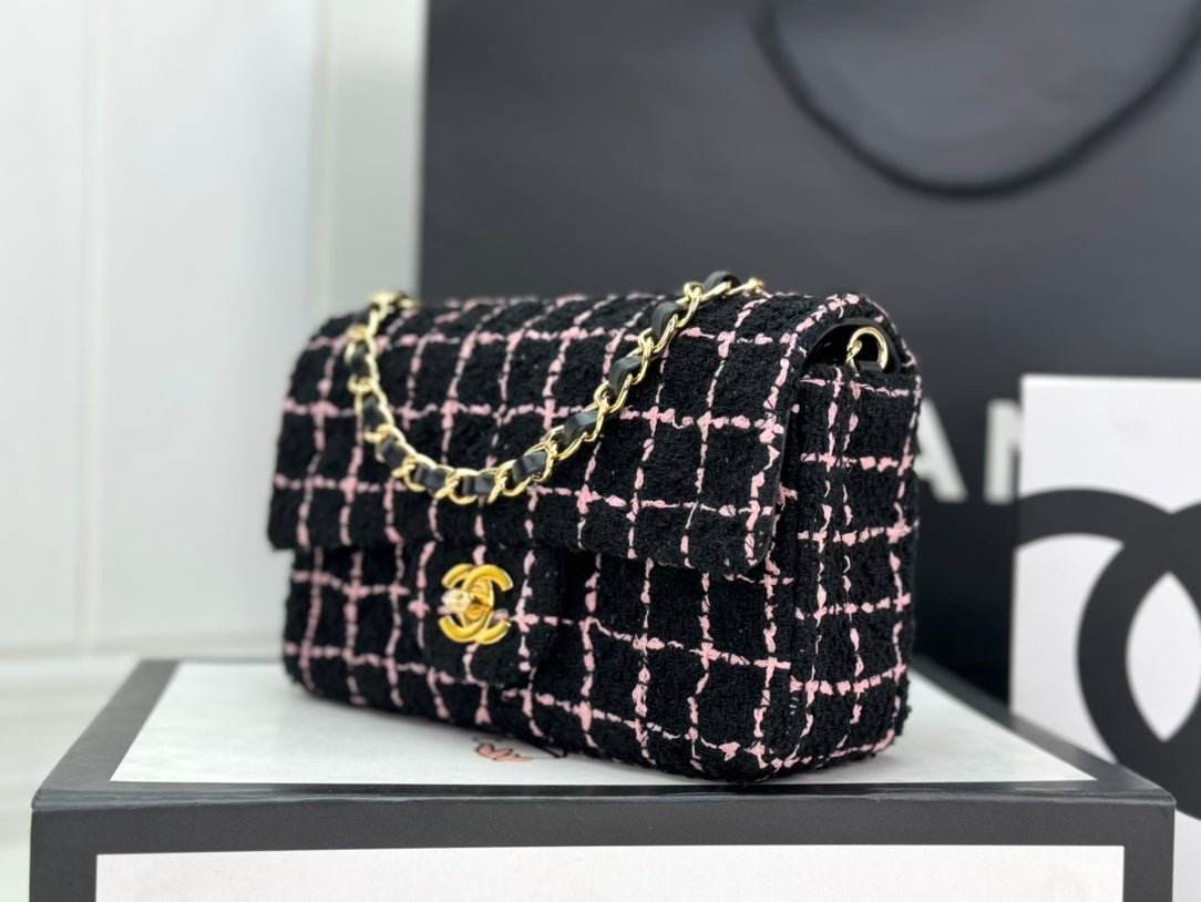 ＣＨＮＥＬCLASSIC SMALL FLAP BAG BLACK