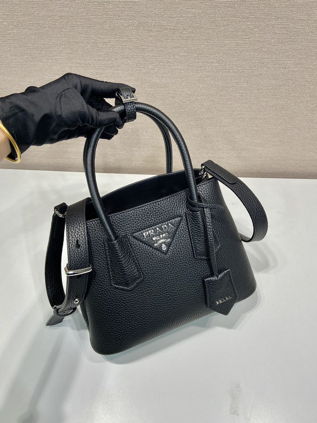 ＰＲＤＡ LEATHER TOTE BAG BLACK