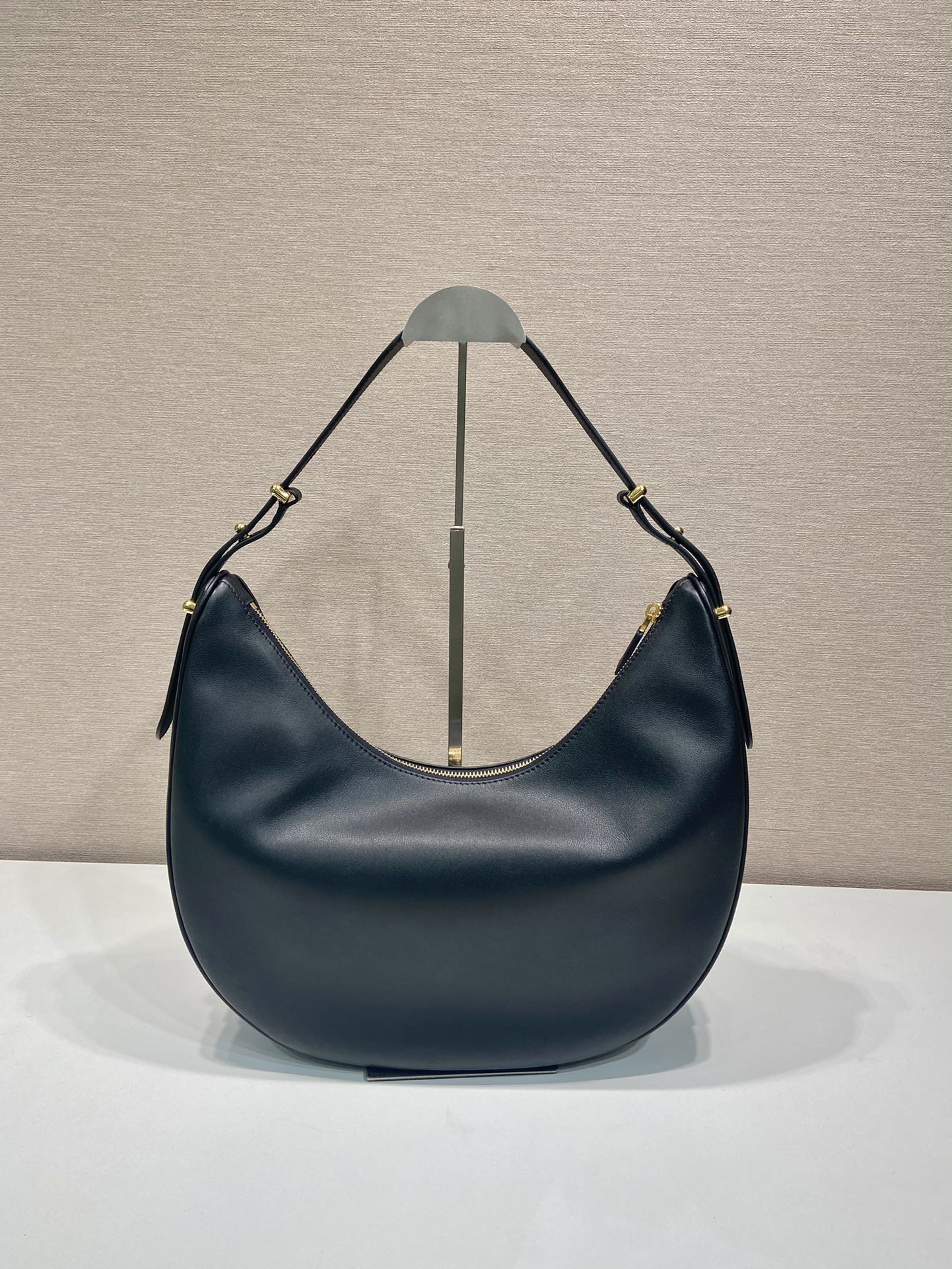 ＰＲＤＡ ARQUÉ LARGE LEATHER SHOULDER BAG
