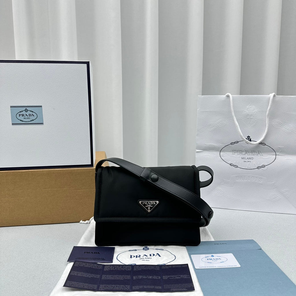 ＰＲＤＡ SMALL PADDED RE-NYLON SHOULDER BAG
