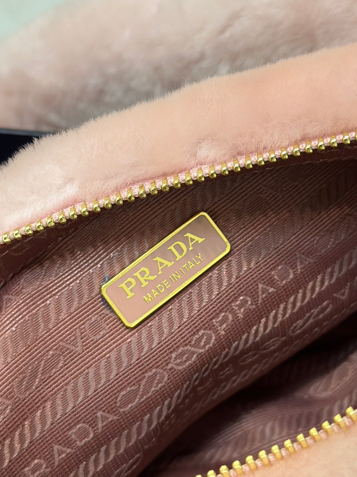 ＰＲＤＡ 2018 MINI SHEARLING TRIANGLE SATCHEL PINK