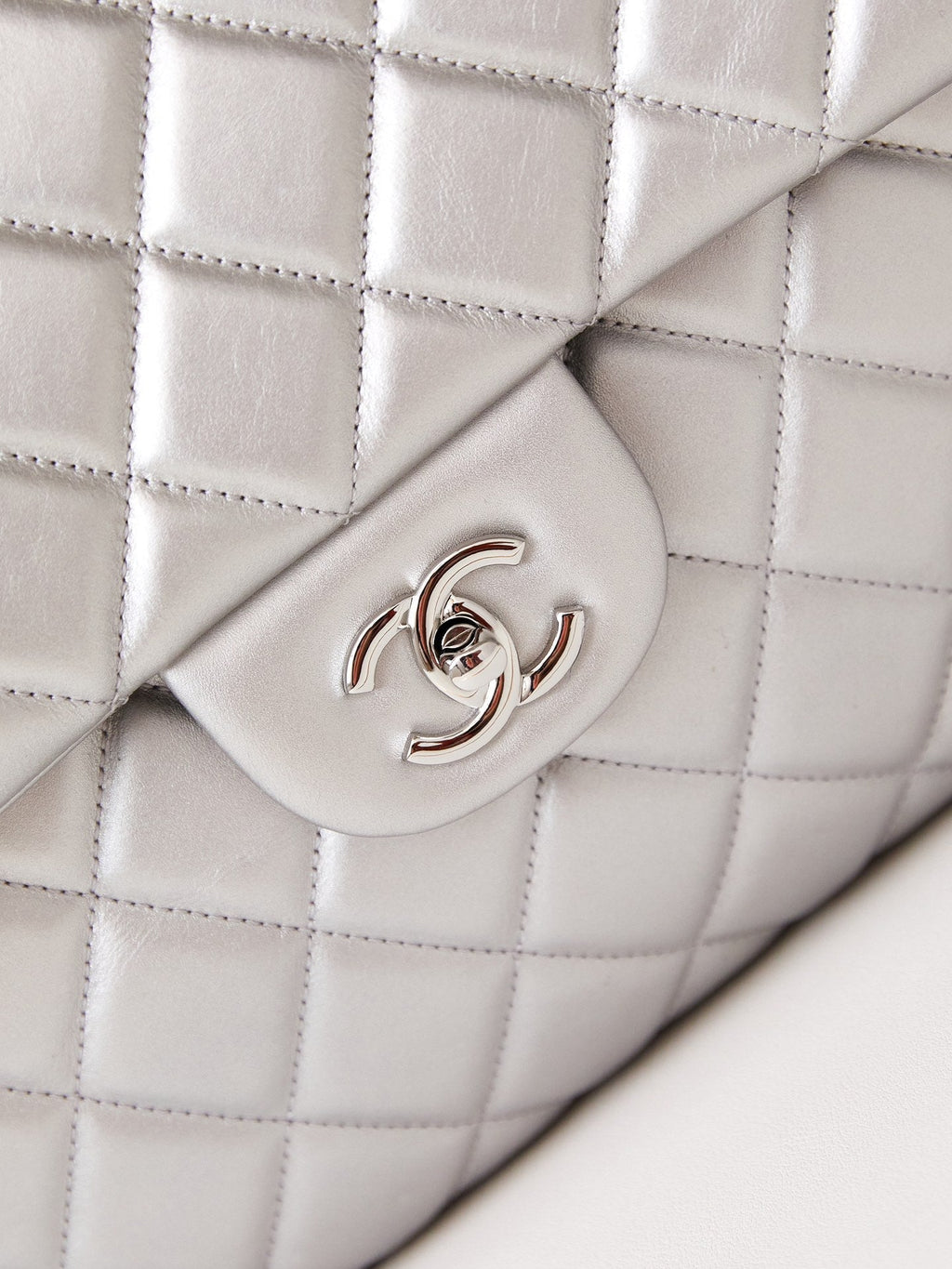 ＣＨＮＥＬFLAP SHOULDER BAG SILVER