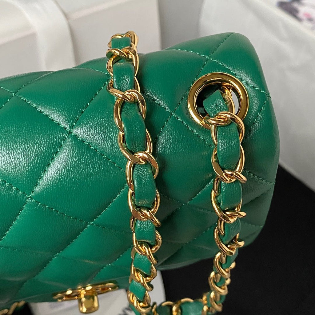 ＣＨＮＥＬCLASSIC FLAP BAG GREEN